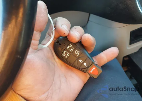 2013 Chrysler Town & Country Touring from USA, damaged, VIN 2C4RC1BG4DR670127